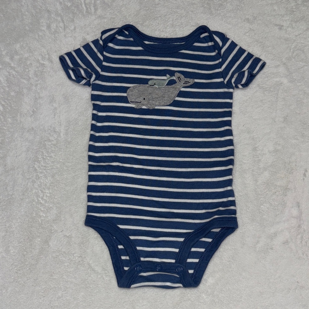 (3 for $10) carters Navy and White Striped Whale Onesie bodysuit 3-6 month